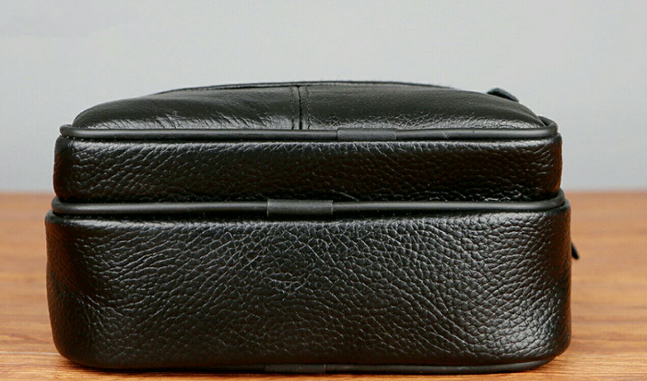 Sac à bandoulière cuir homme élégant et pratique.